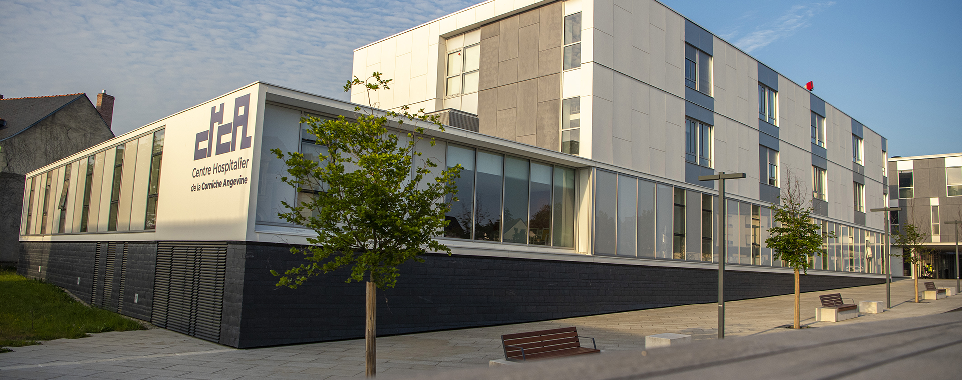 Image de l'extérieur du Centre Hospitalier de la Corniche Angevine
