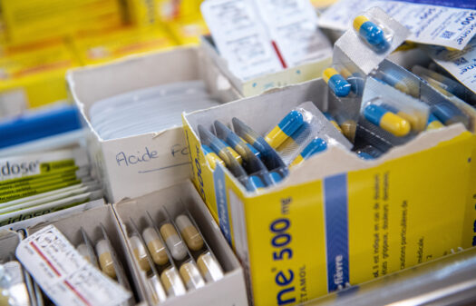Remise de médicaments dans le cadre de la rétrocession hospitalière.